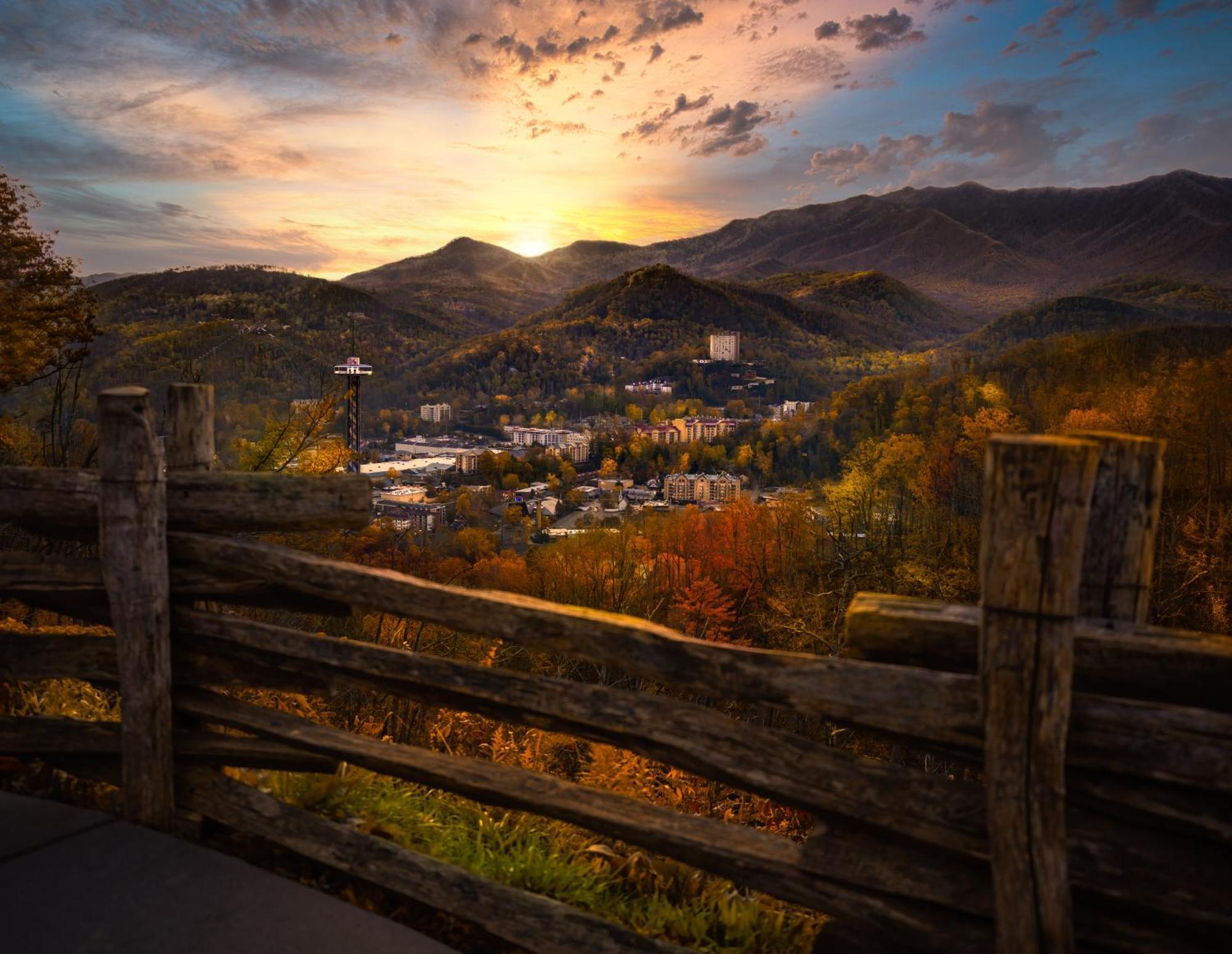 Serenity Heights, Amazing Views, Hot Tub Pool Access, 1089 Free Tickets Each Paid Day, Dollywood Гатлінбург Екстер'єр фото