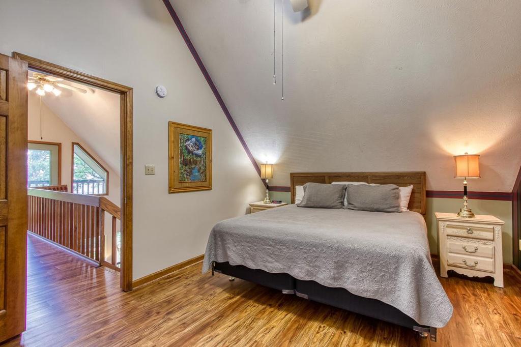 Serenity Heights, Amazing Views, Hot Tub Pool Access, 1089 Free Tickets Each Paid Day, Dollywood Гатлінбург Екстер'єр фото