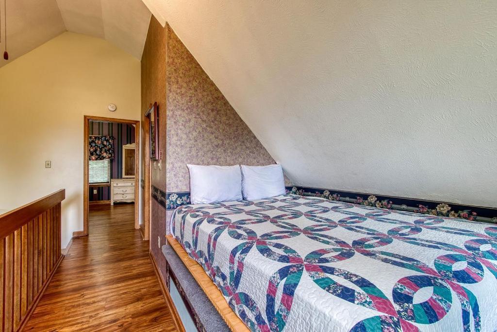 Serenity Heights, Amazing Views, Hot Tub Pool Access, 1089 Free Tickets Each Paid Day, Dollywood Гатлінбург Екстер'єр фото