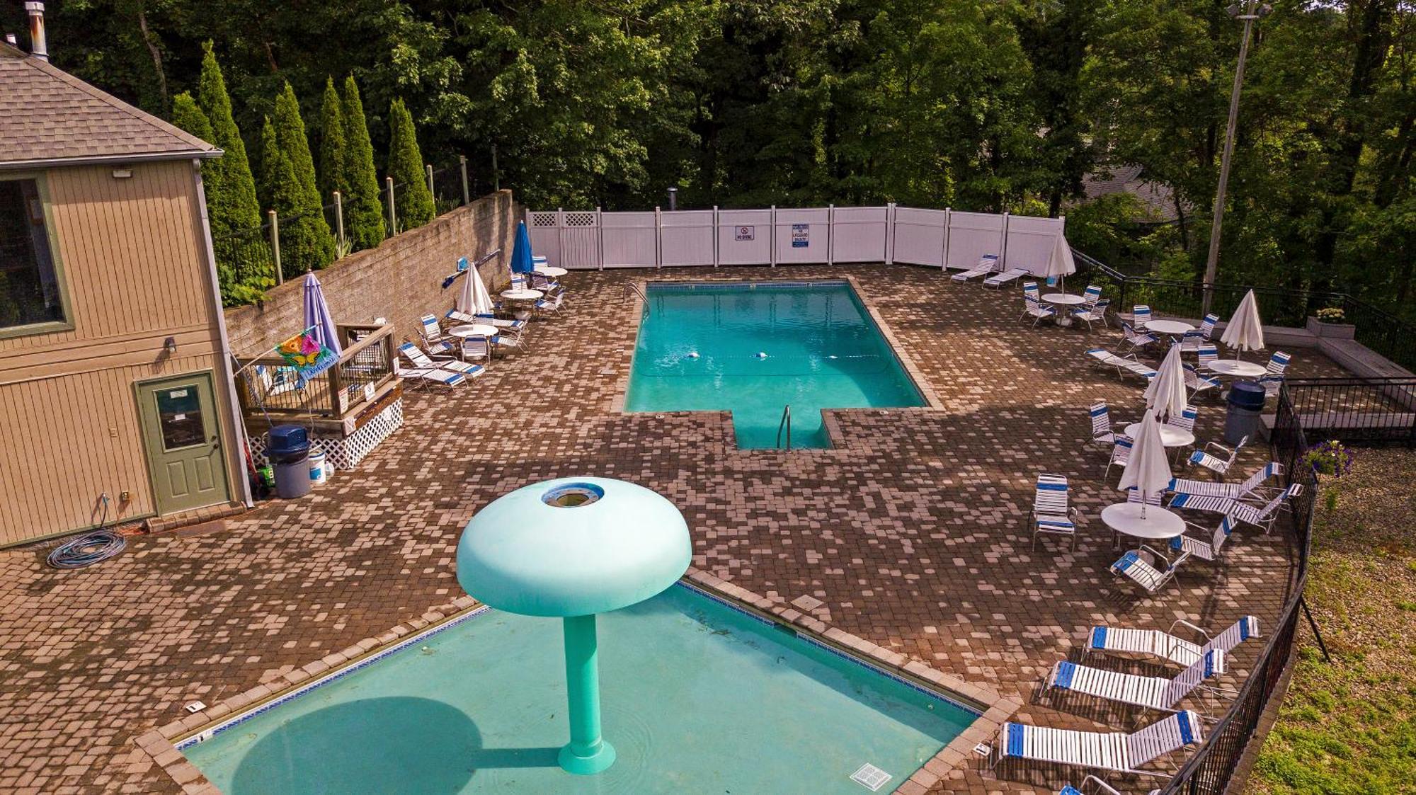 Serenity Heights, Amazing Views, Hot Tub Pool Access, 1089 Free Tickets Each Paid Day, Dollywood Гатлінбург Номер фото