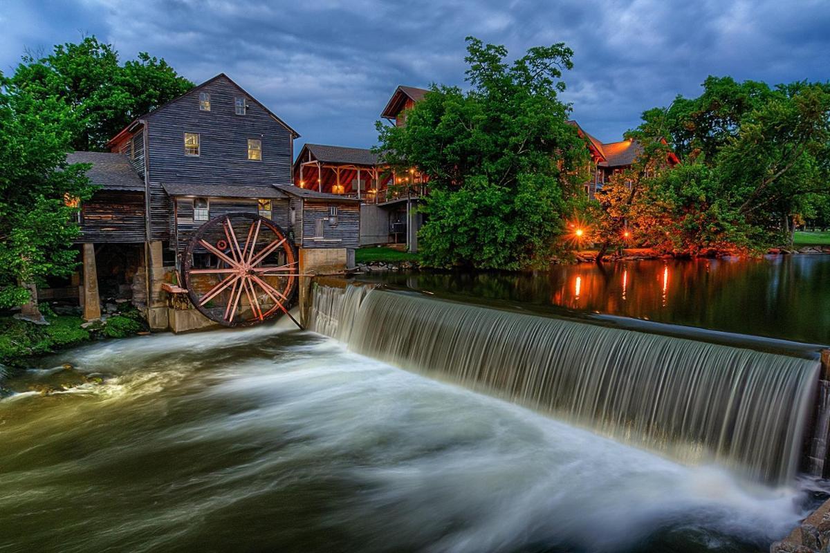 Serenity Heights, Amazing Views, Hot Tub Pool Access, 1089 Free Tickets Each Paid Day, Dollywood Гатлінбург Номер фото